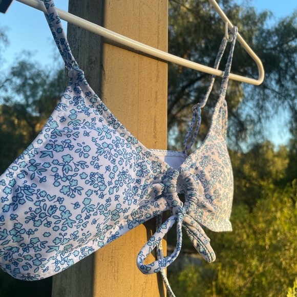 Blue bikini top so cute dainty blue and white floral. - Picture 3 of 3